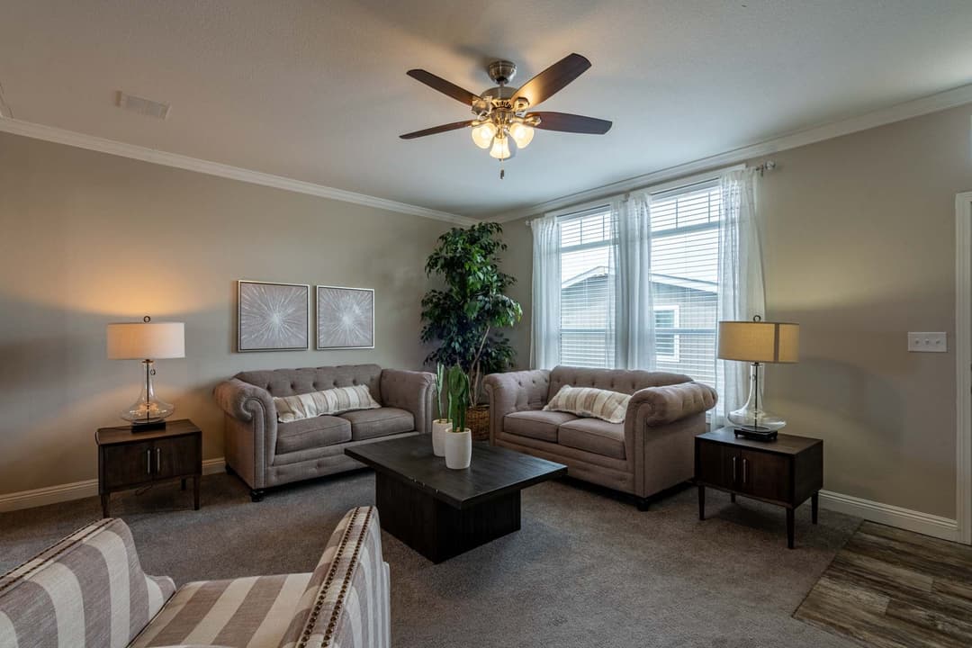 Rc3076a interior home features