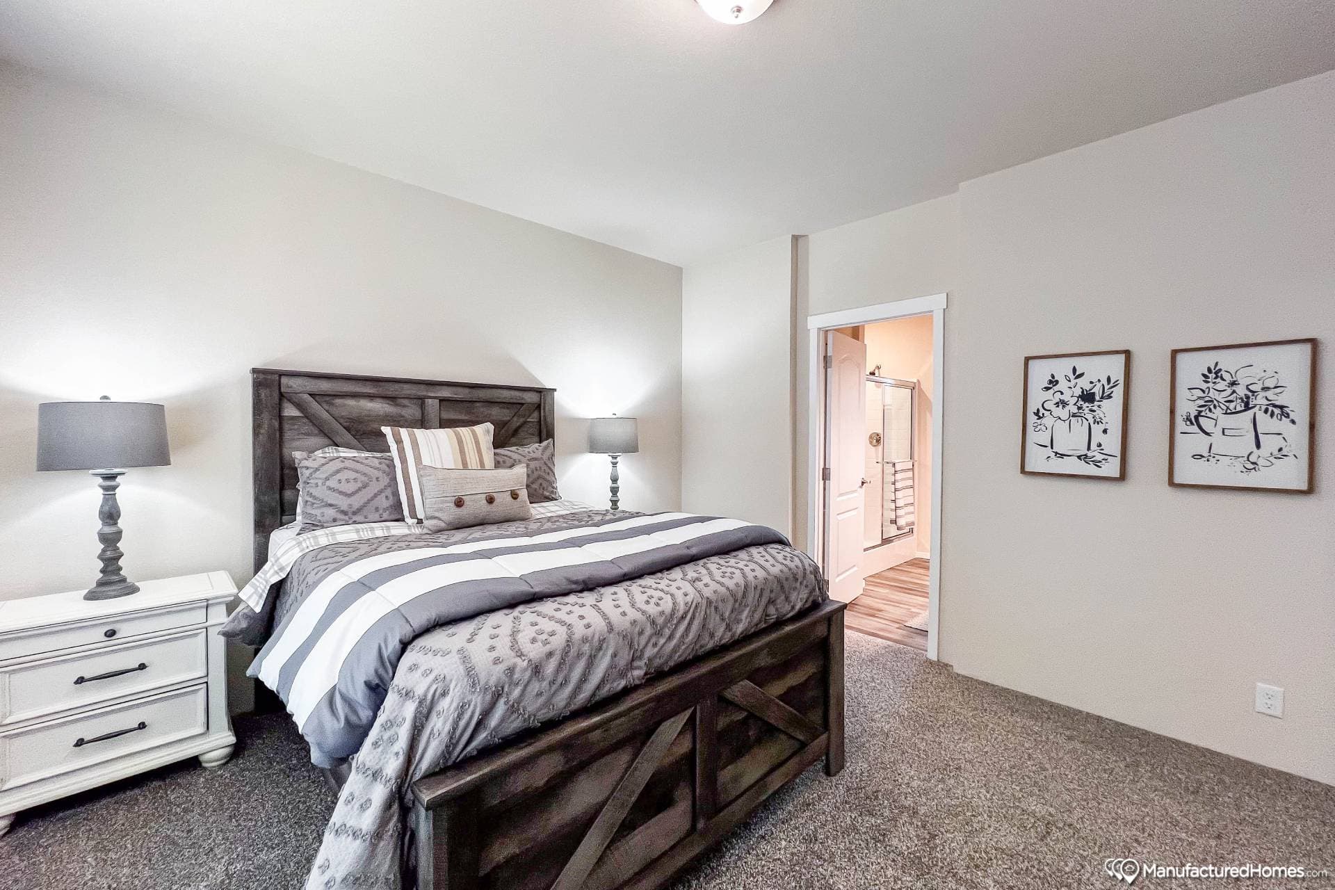Canyon  home features