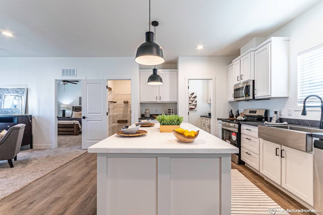 Miles plus kitchen home features