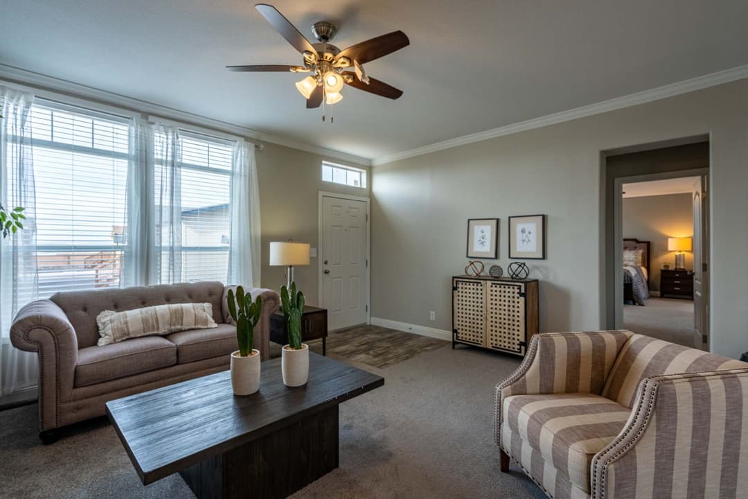 Rc3076a interior home features