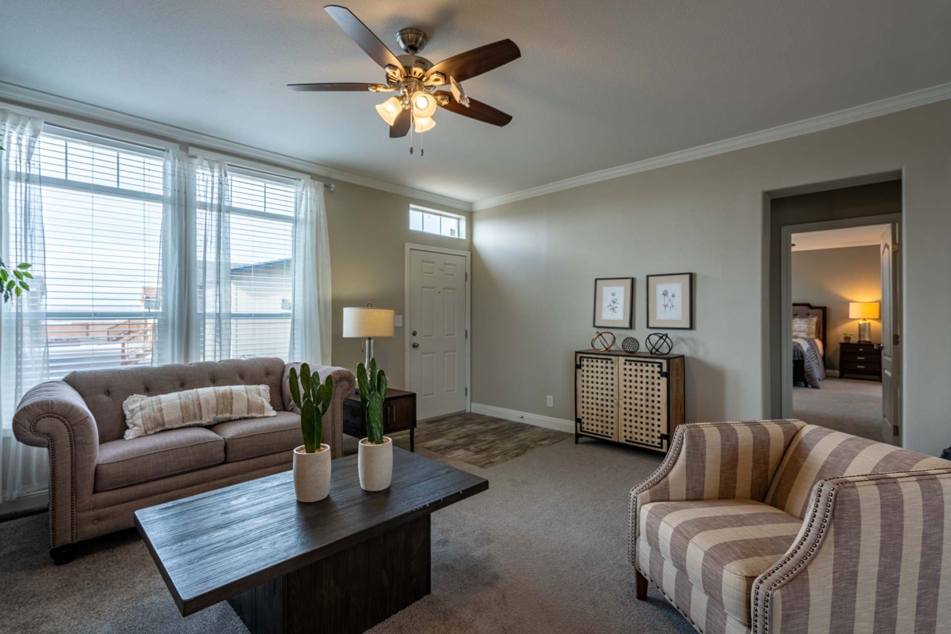 Rc3076a interior home features