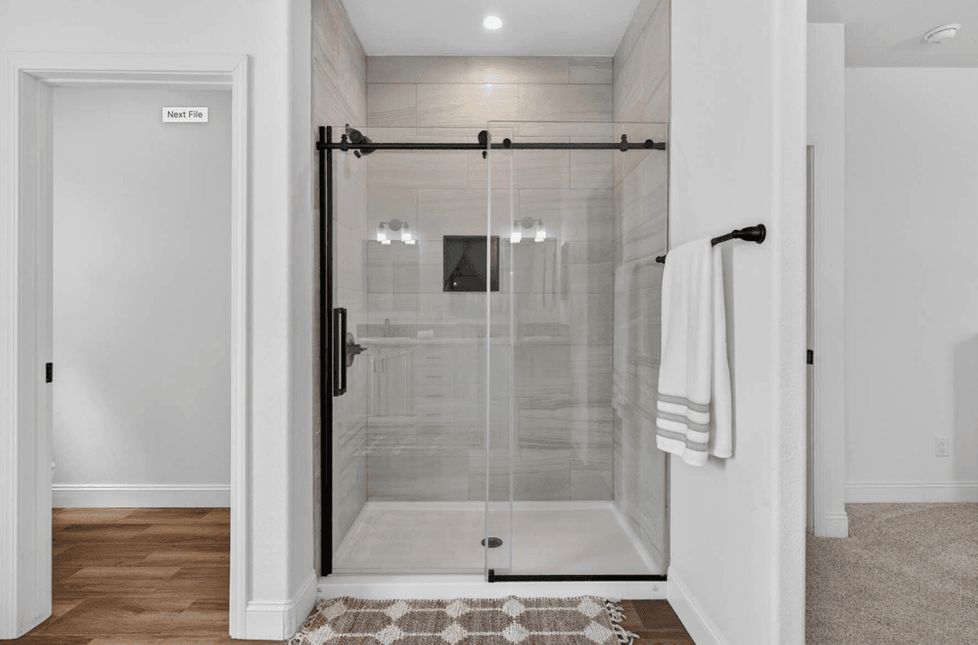 Hacienda bathroom home features