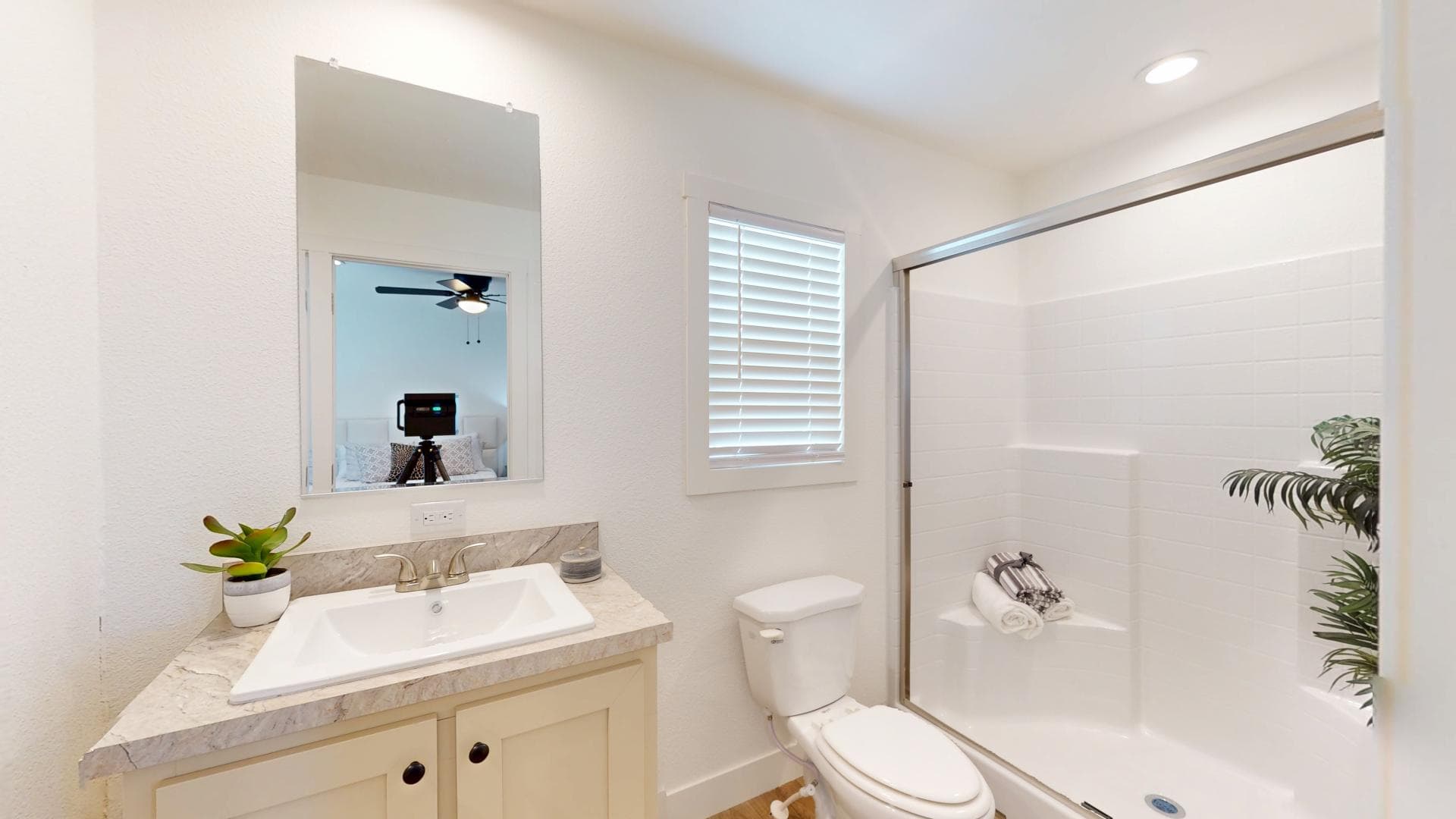 Born to run bathroom home features