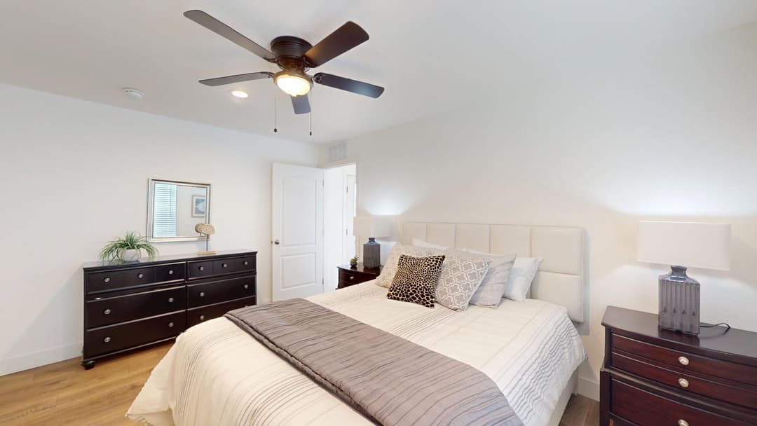 Born to run bedroom home features
