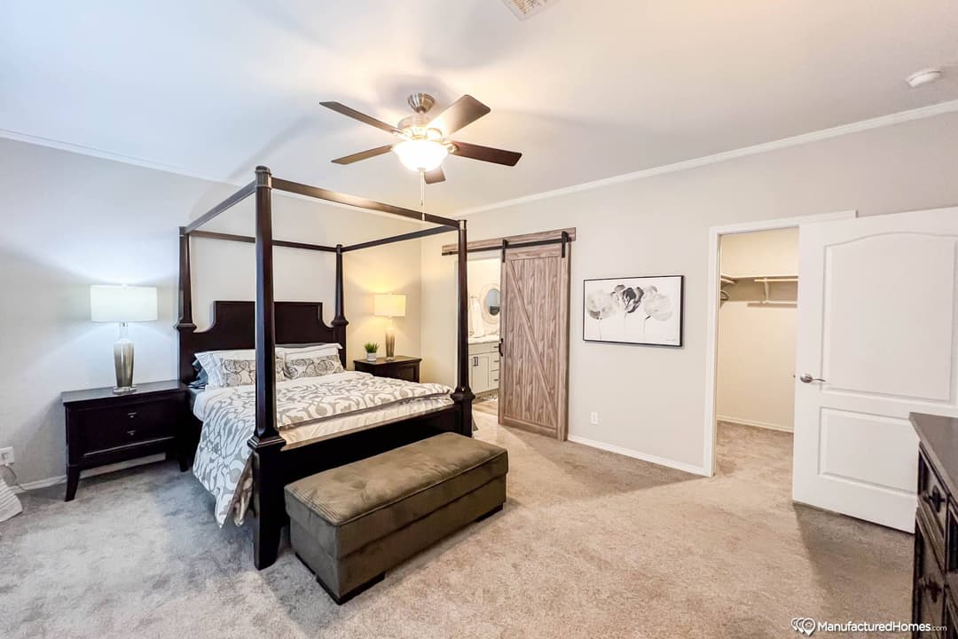 K3070a bedroom home features