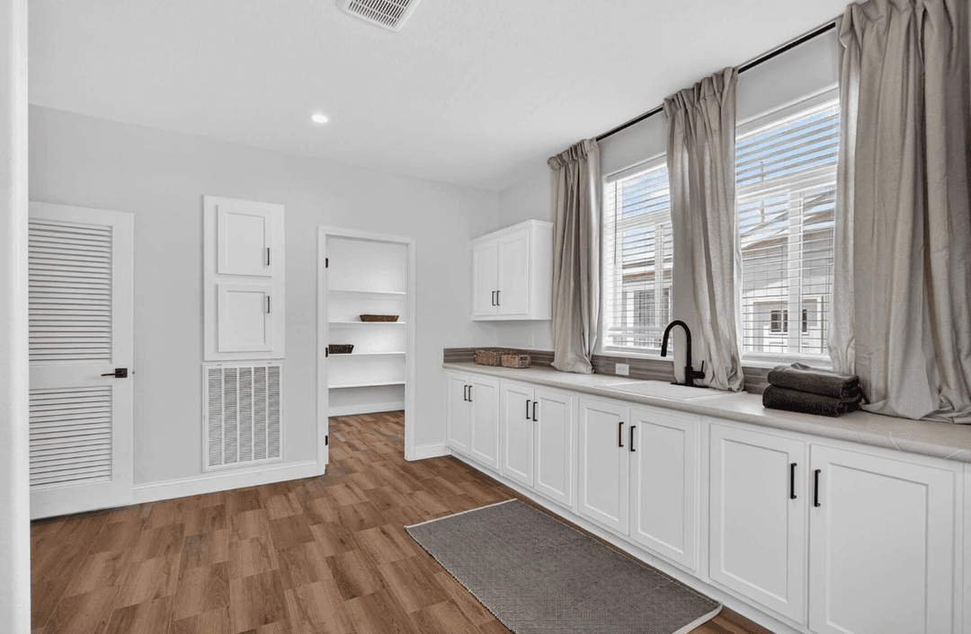 Hacienda kitchen home features
