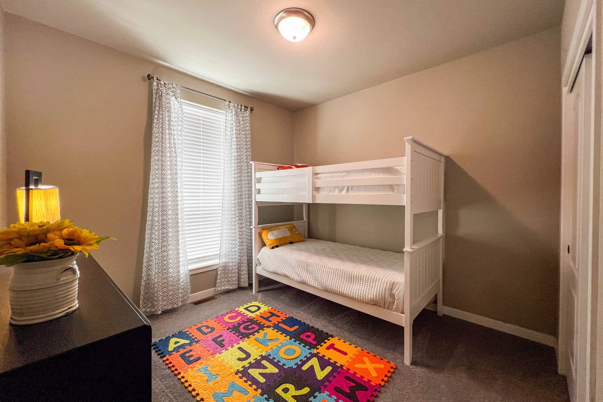 Timber ridge elite bedroom home features