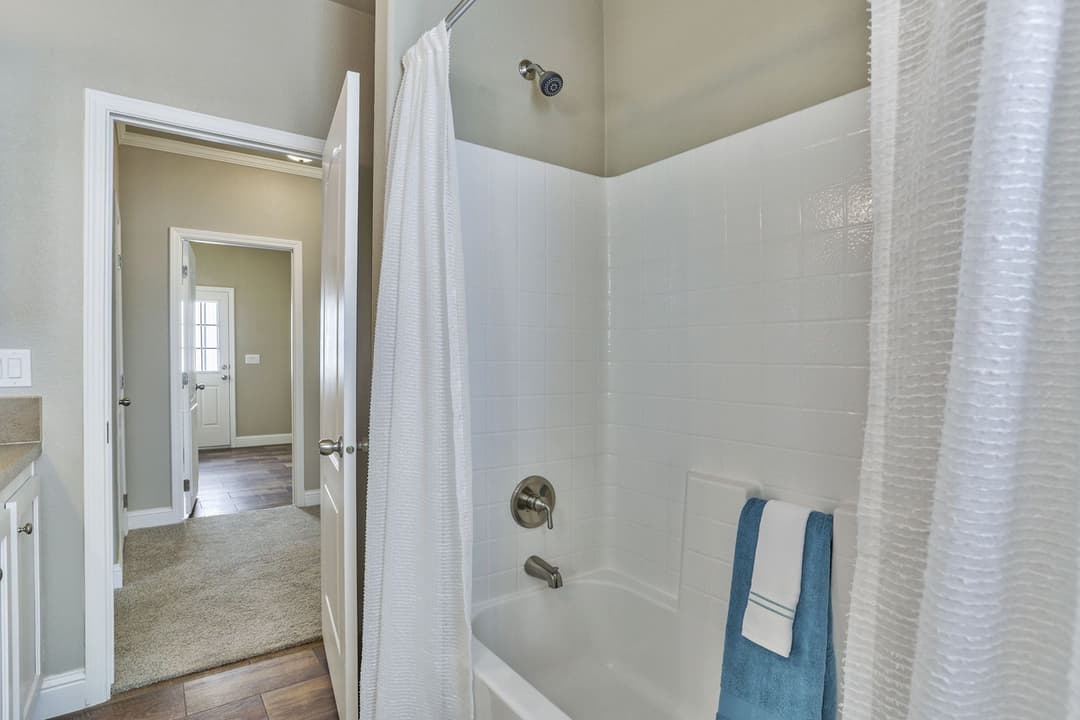 Citrus bathroom home features