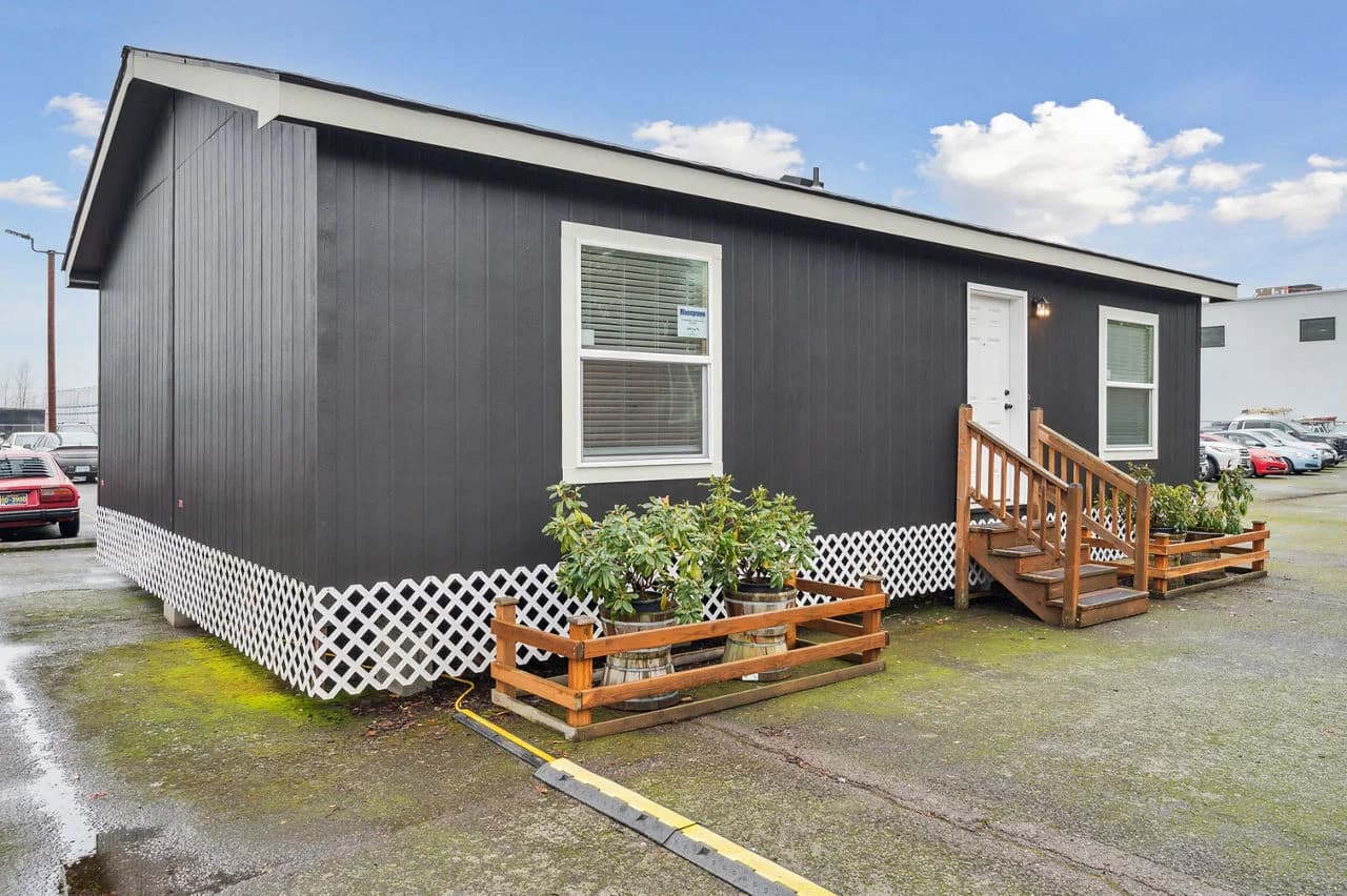 Ridgewood j882 elevation and exterior home features