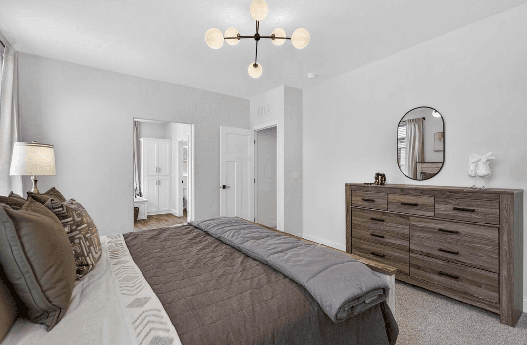 Hacienda bedroom home features