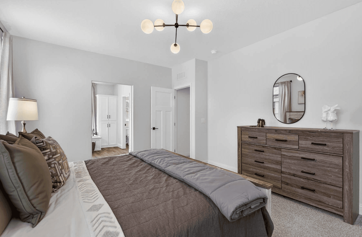 Hacienda bedroom home features