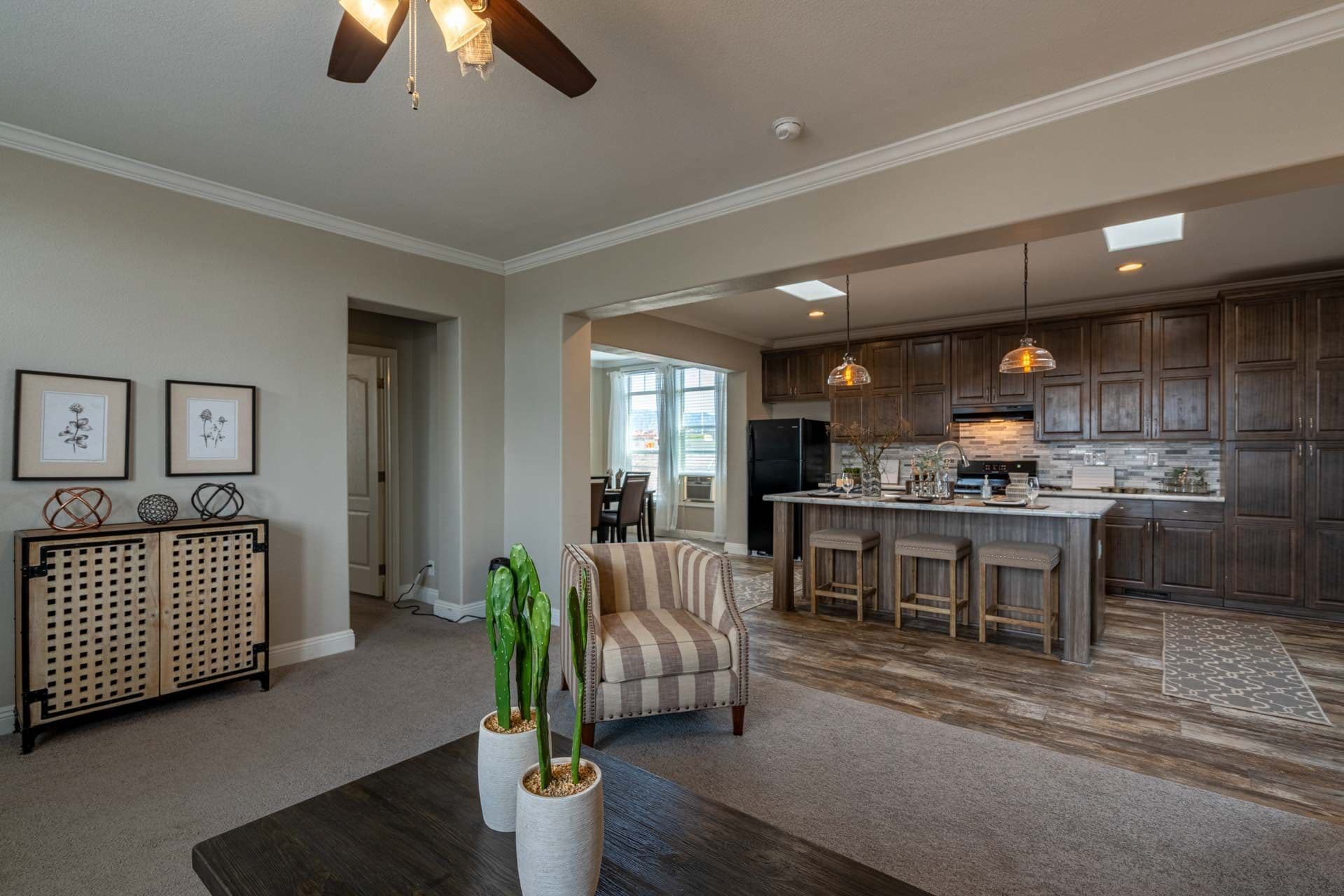 Rc3076a interior home features