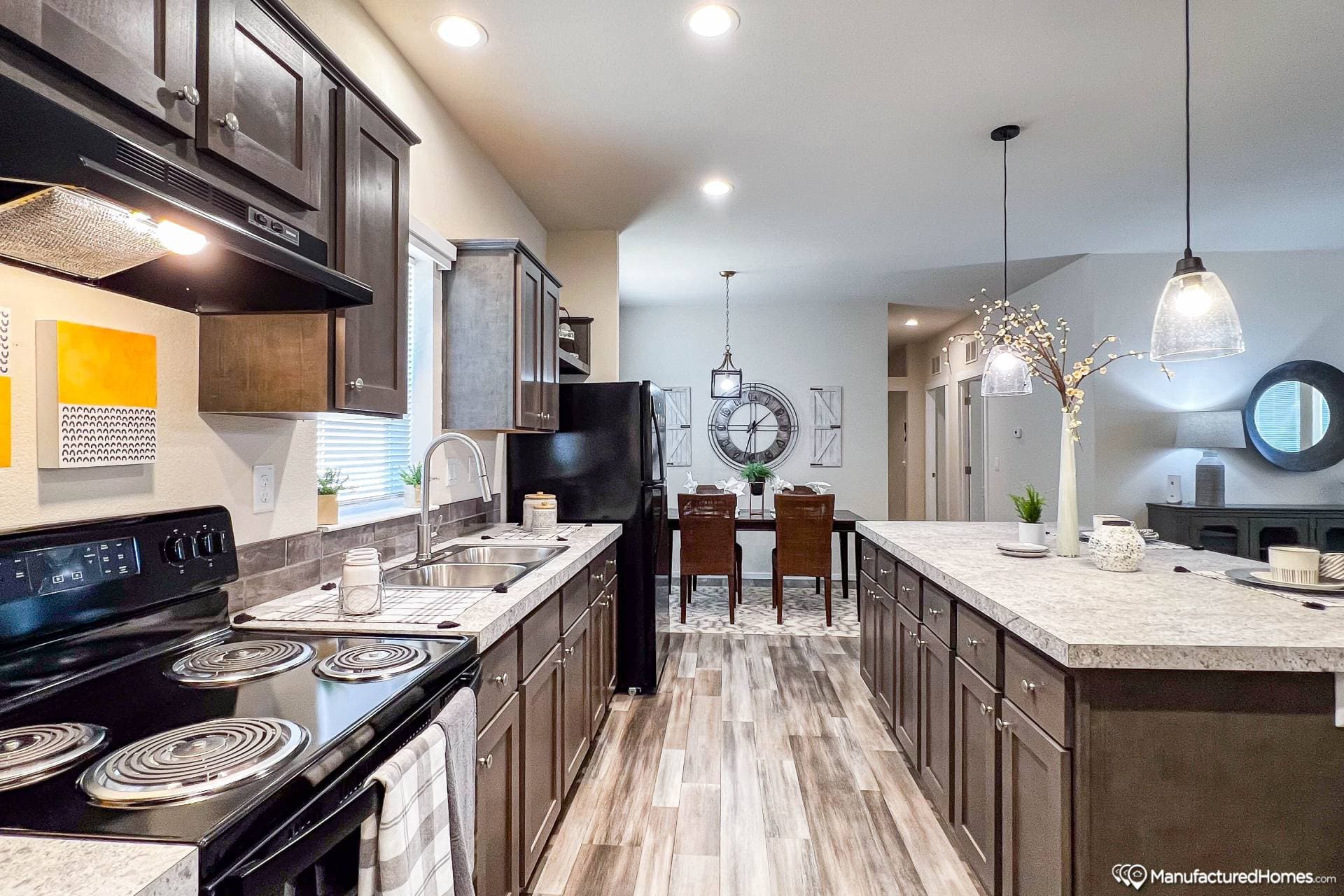 Canyon  home features