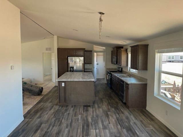 Sierra value 28603b interior and kitchen home features