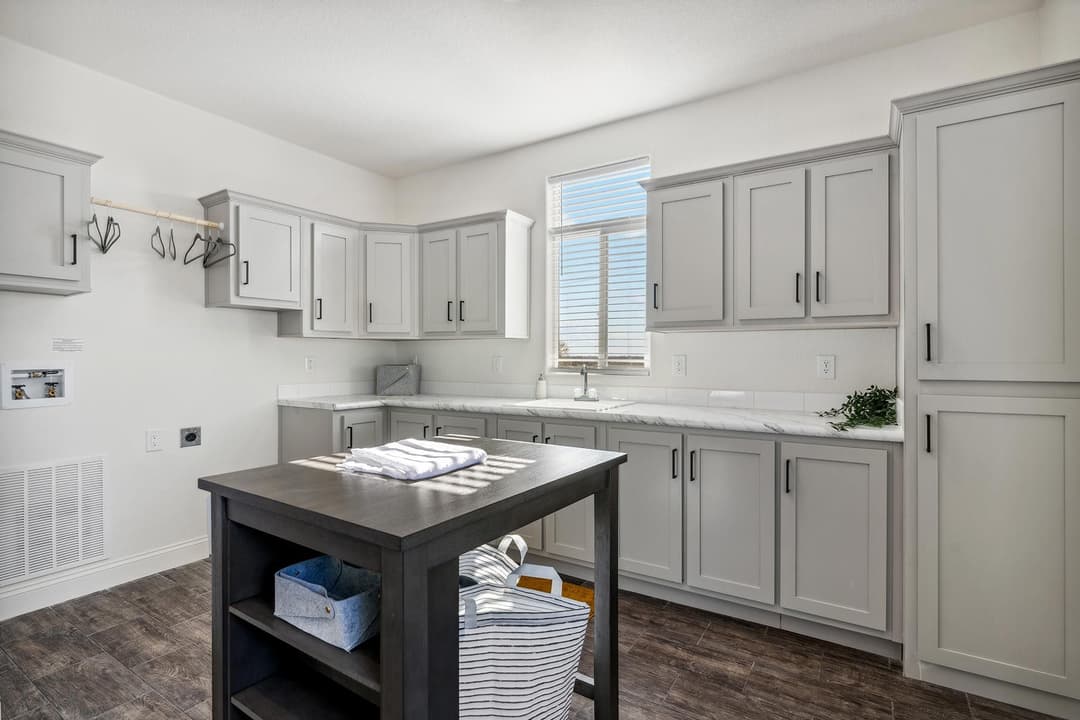 La jolla interior home features