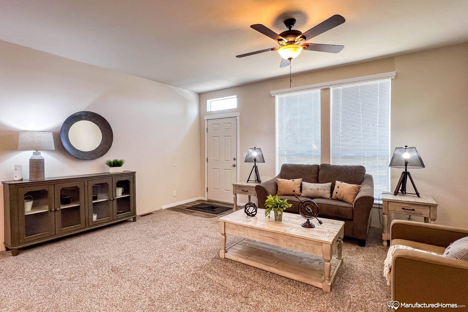 Canyon  home features