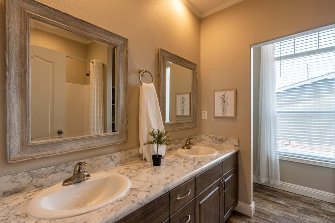 Rc3076a bathroom home features