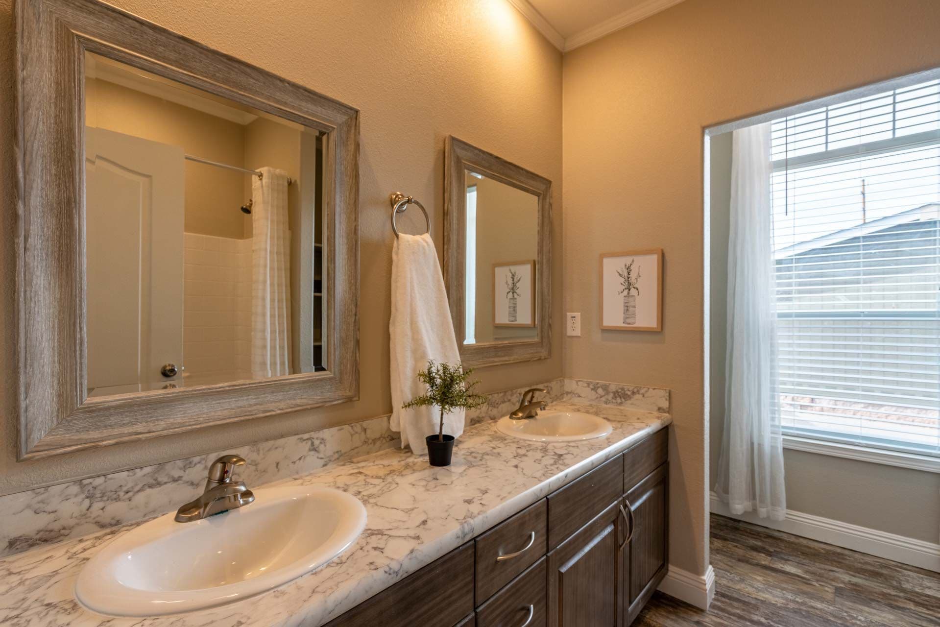 Rc3076a bathroom home features