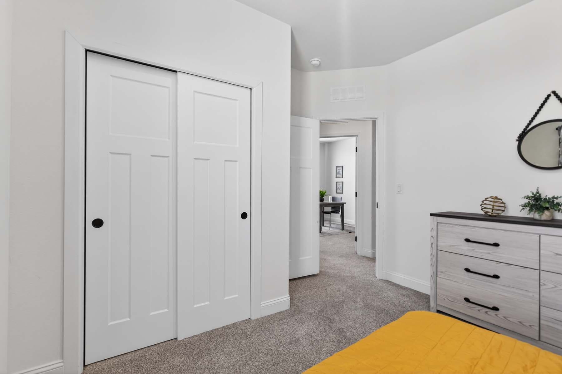 Hacienda bedroom home features