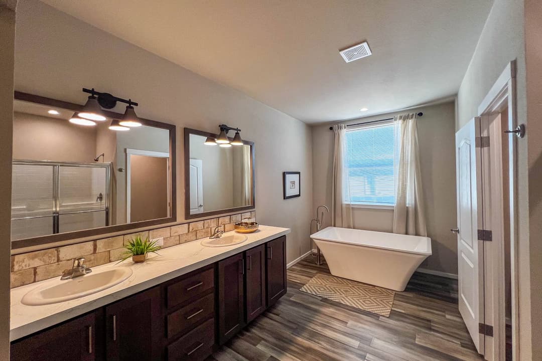 Bellingham bathroom home features