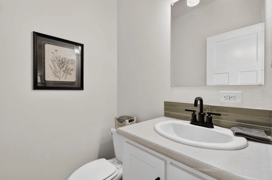 Hacienda bathroom home features