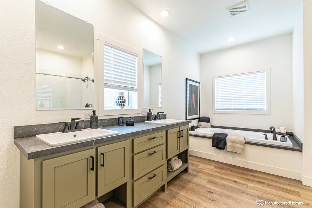 Grand bathroom home features