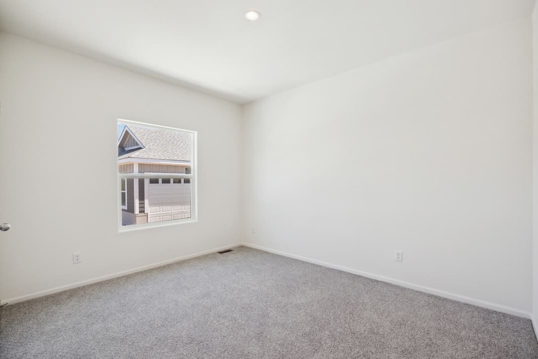 Cs2852e bedroom home features