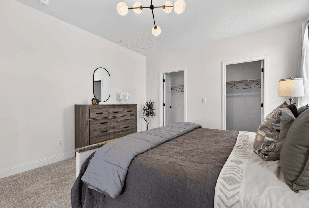 Hacienda bedroom home features