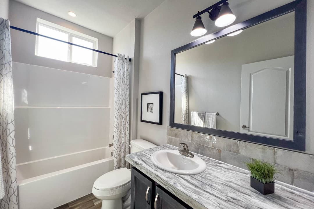 St. andrews bathroom home features