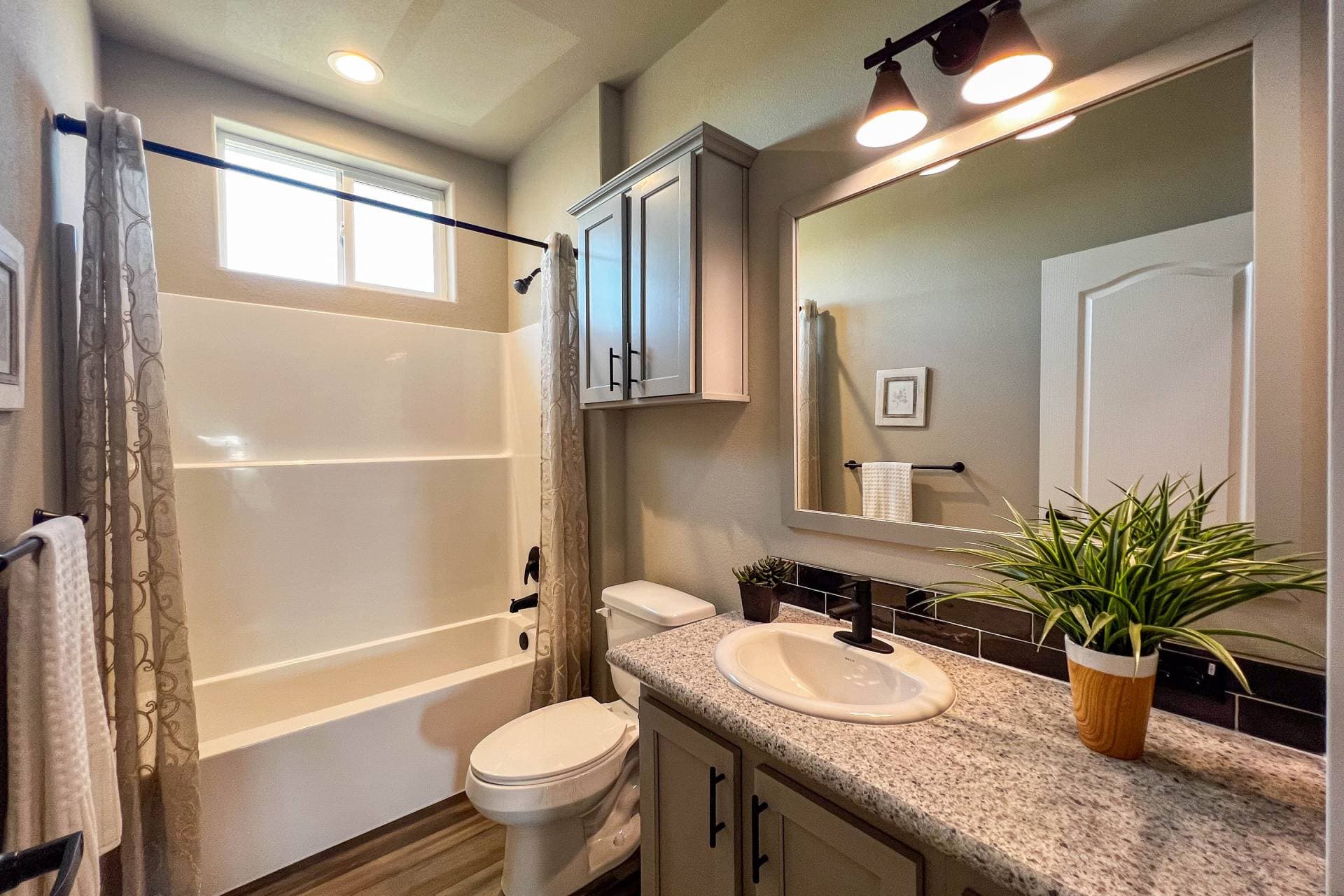 Timber ridge elite bathroom home features