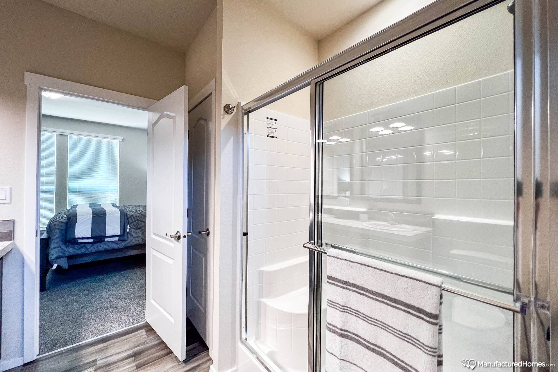 Canyon  home features