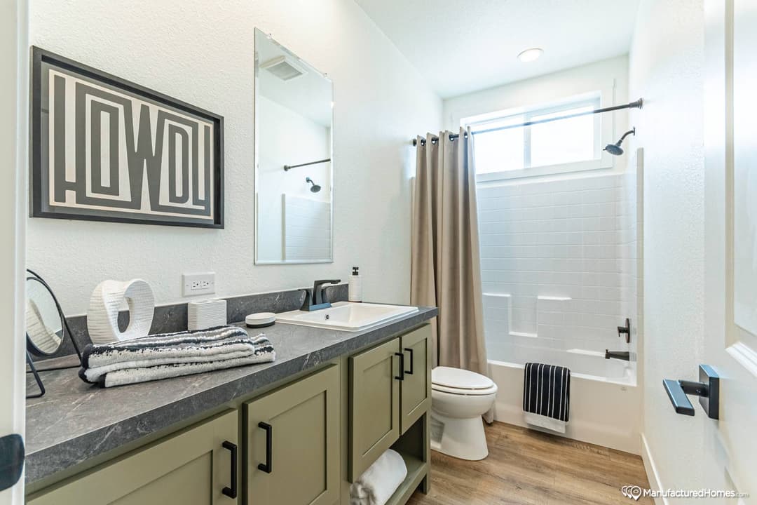 Grand bathroom home features