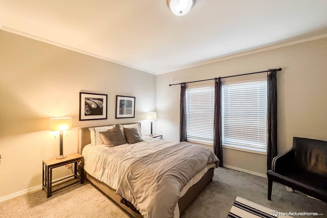 K3070a bedroom home features