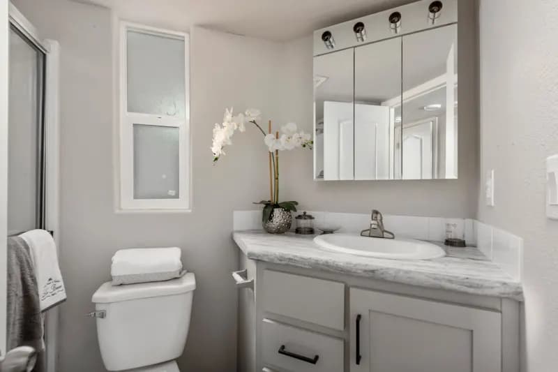 Bluewater bathroom home features