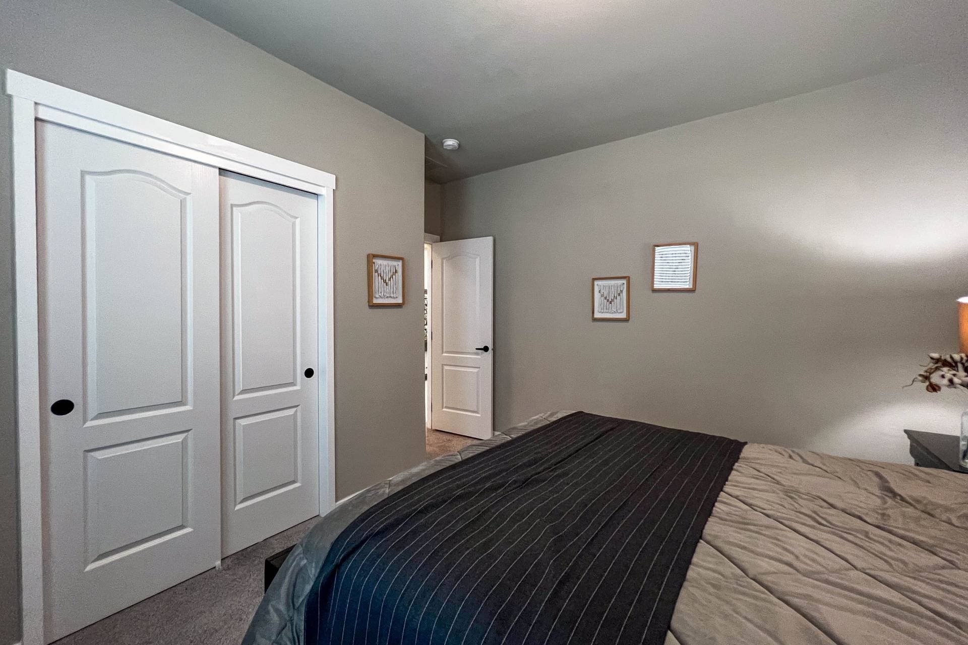 Timber ridge elite bedroom home features