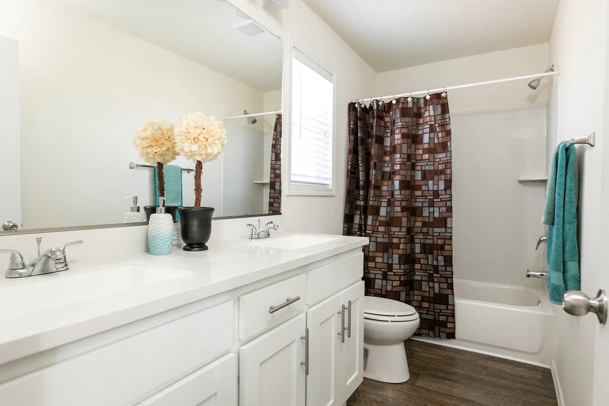 Fairpoint bathroom home features