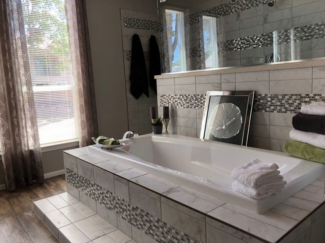 Sparks castle bathroom home features