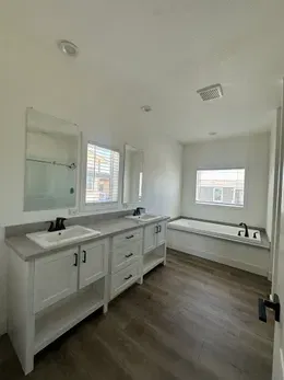 Acadia bathroom home features