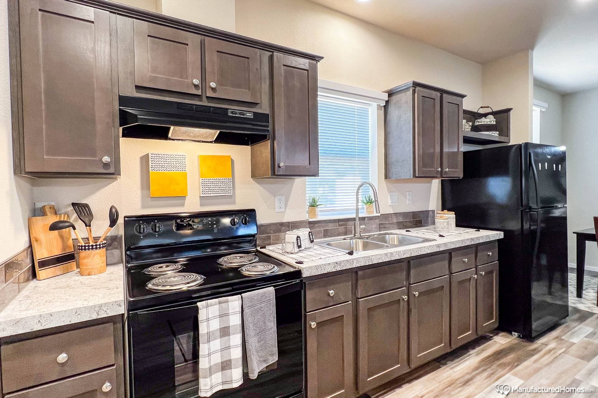 Canyon  home features