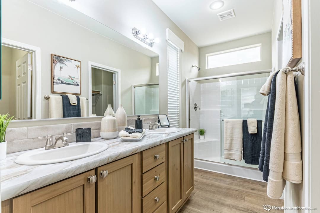 Mountain ridge 28603b bathroom home features