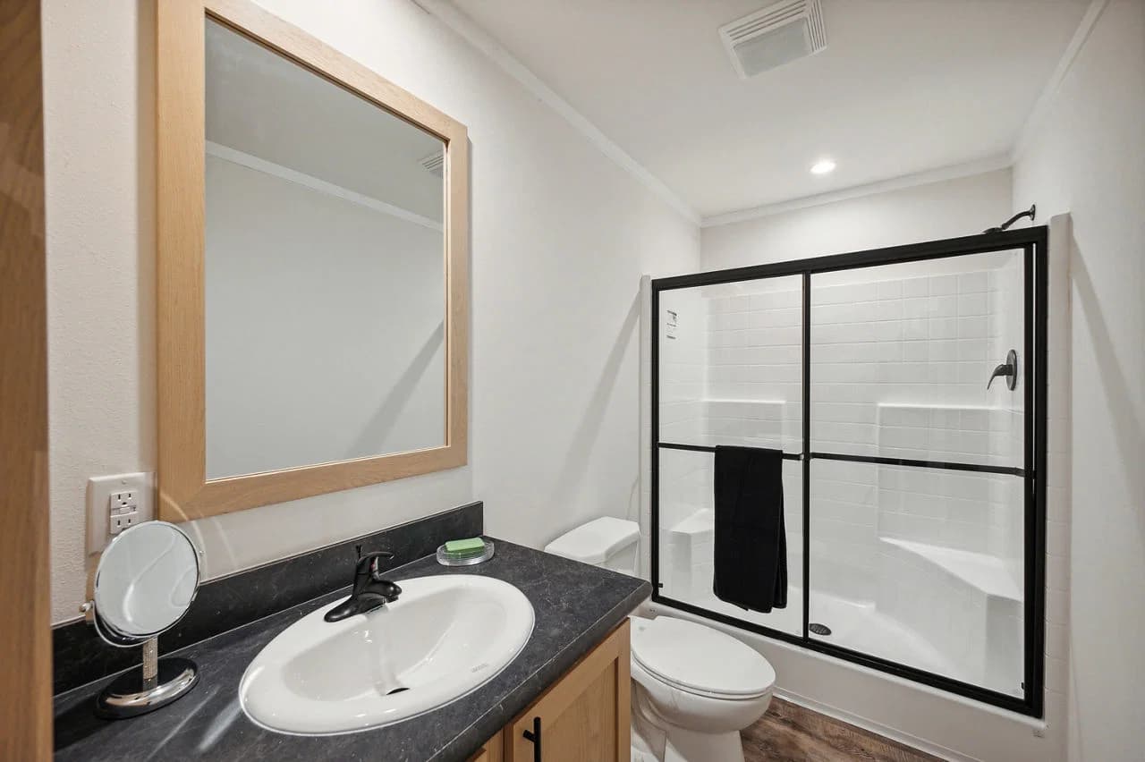 Ridgewood j882 bathroom home features