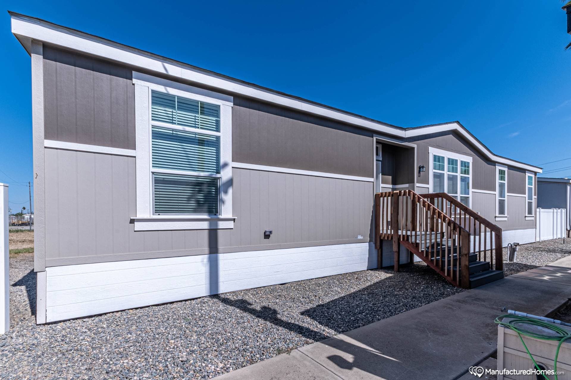 Yosemite 5643r hero, exterior, and elevation home features