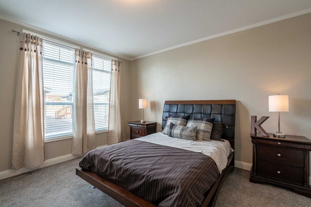 Rc3076a bedroom home features