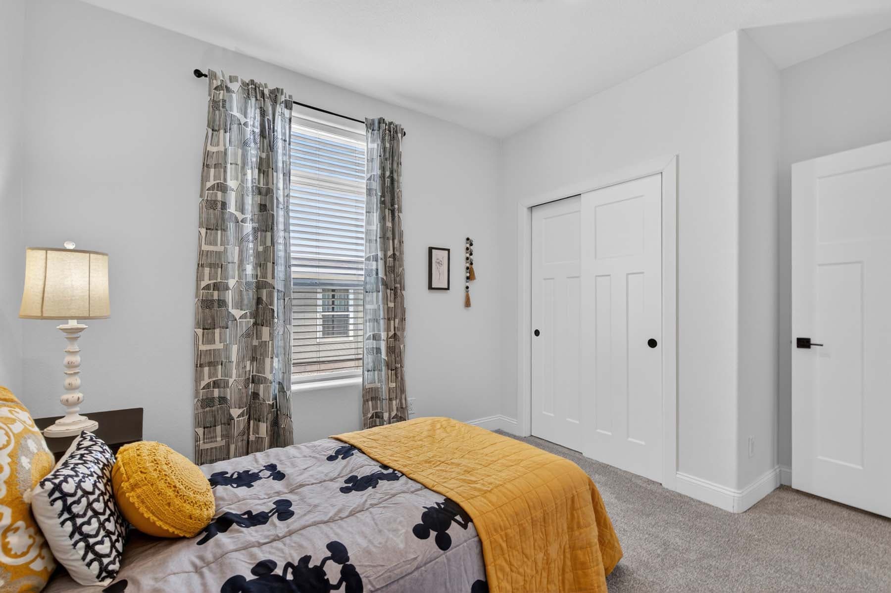 Hacienda bedroom home features