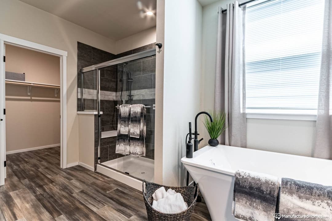 Hd 30764e bedroom home features
