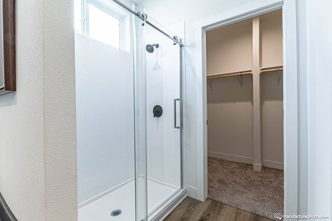 Instant housing farmhouse bathroom home features