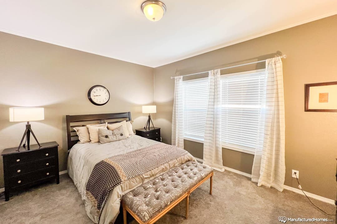 K3070a bedroom home features