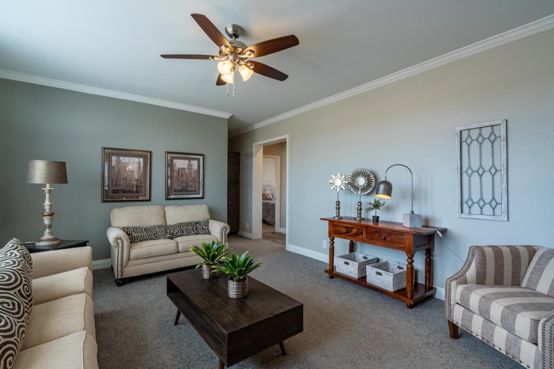 Rc3076a interior home features