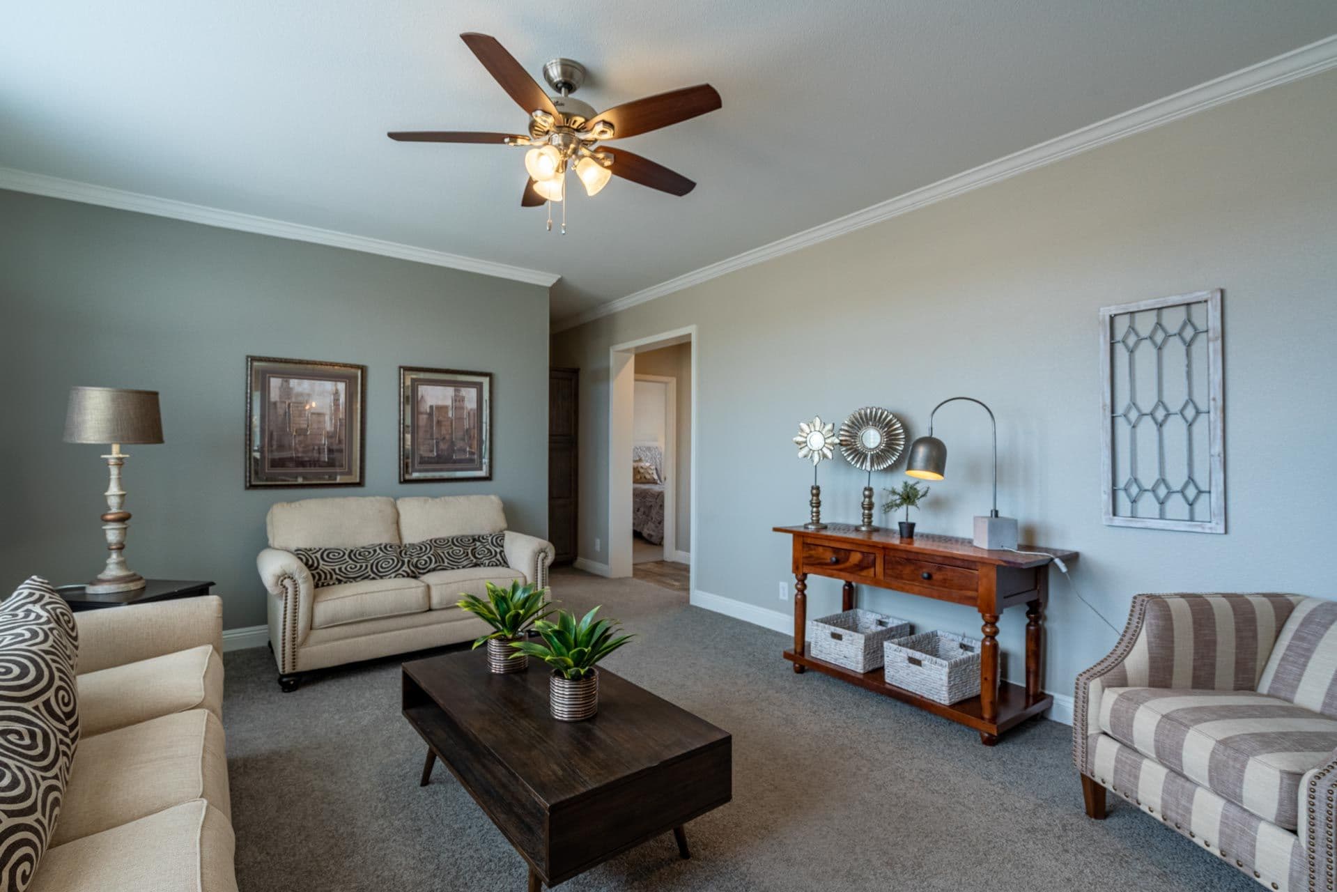 Rc3076a interior home features