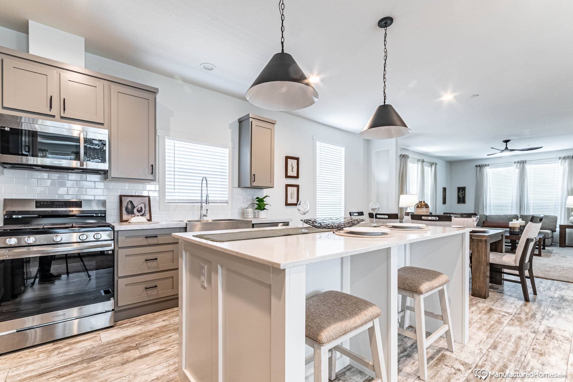 Holiday kitchen home features